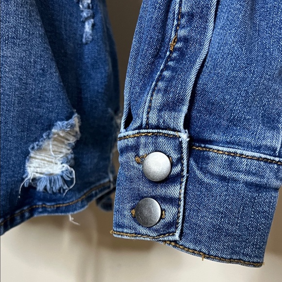 👖💙🥣🌀Kut Distressed Denim Jacket - Picture 5 of 11